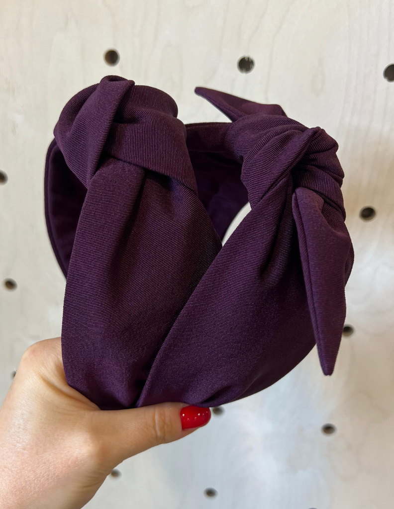 Matu Stīpiņa ar banti Eggplant
