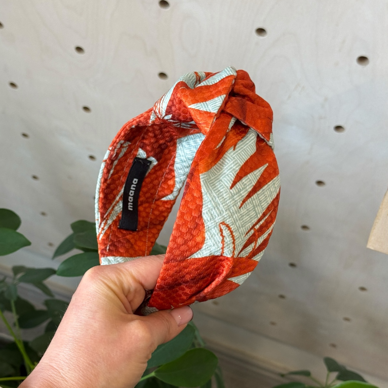Matu Stīpiņa ar mezglu Tropic