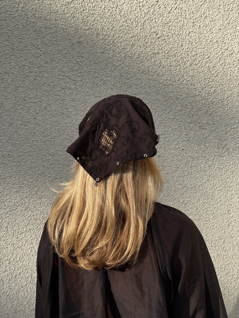 Galvas lakats Bandana Floral Noir